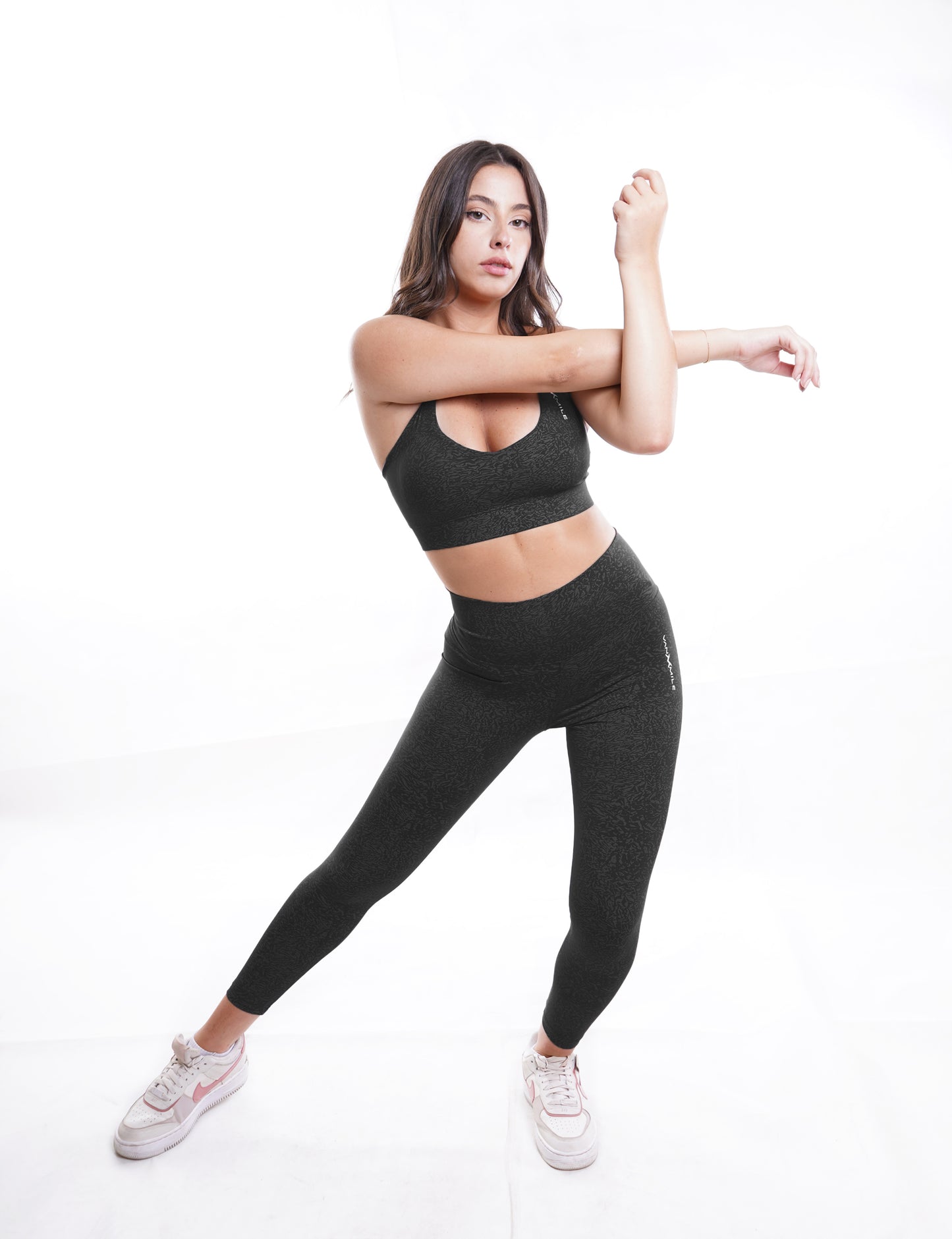 JOURNEY SPORTS BRA - BLACK
