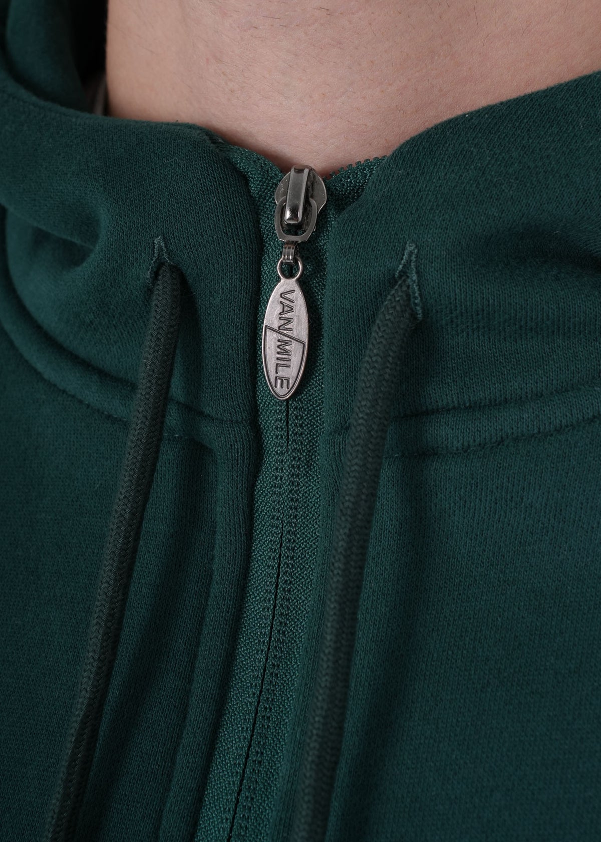 Men's VAN MILE VNML Full Zip Hoodie in British Racing Green – zip pull detail