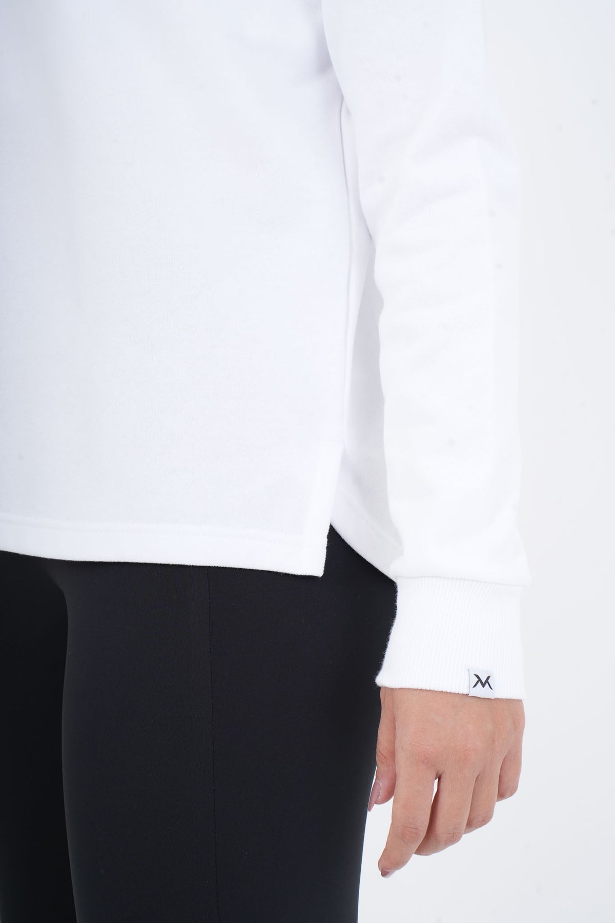 Women's VAN MILE VNML Sweatshirt in White – detail view of the side hem and cuff