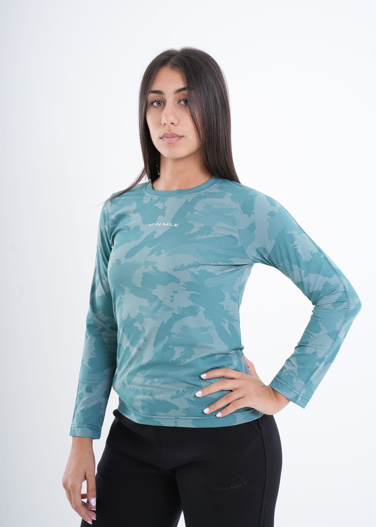 Women's VAN MILE VNML Long Sleeve Quick-Dry Print T-Shirt in Jungle Green – three-quarter front view