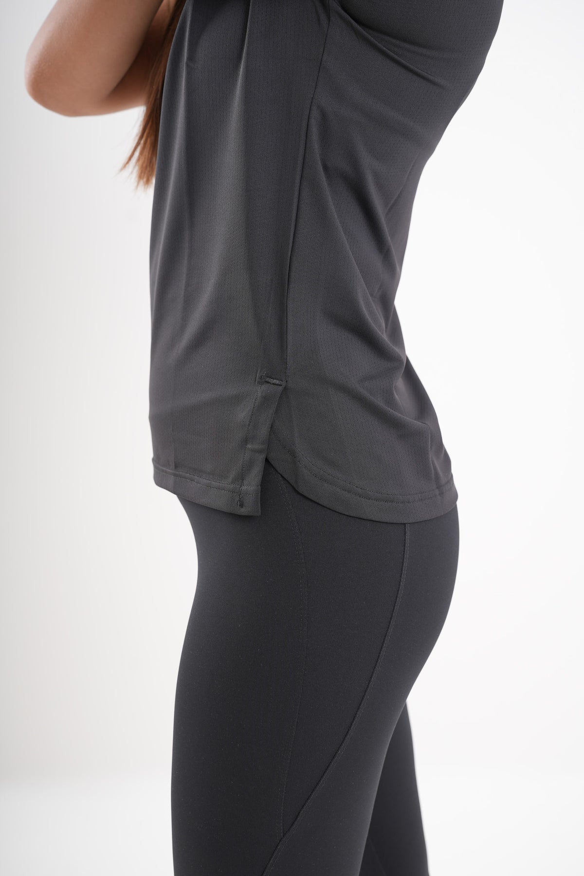 Women's VAN MILE MOTION Quick-Dry T-Shirt in Black – side hem detail