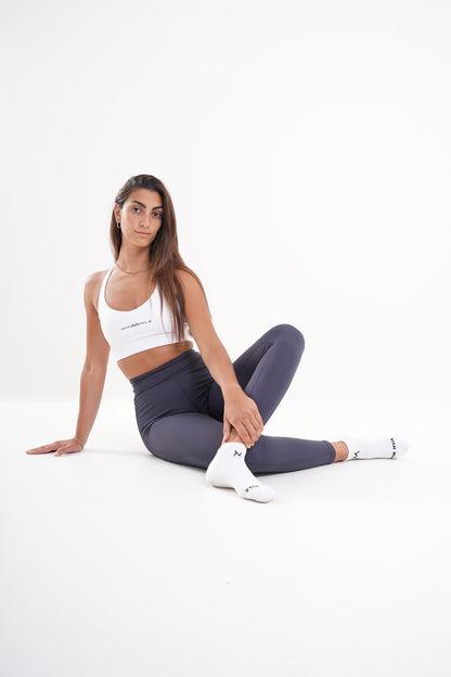 Women's VAN MILE AURORA Leggings in Grey – seated pose