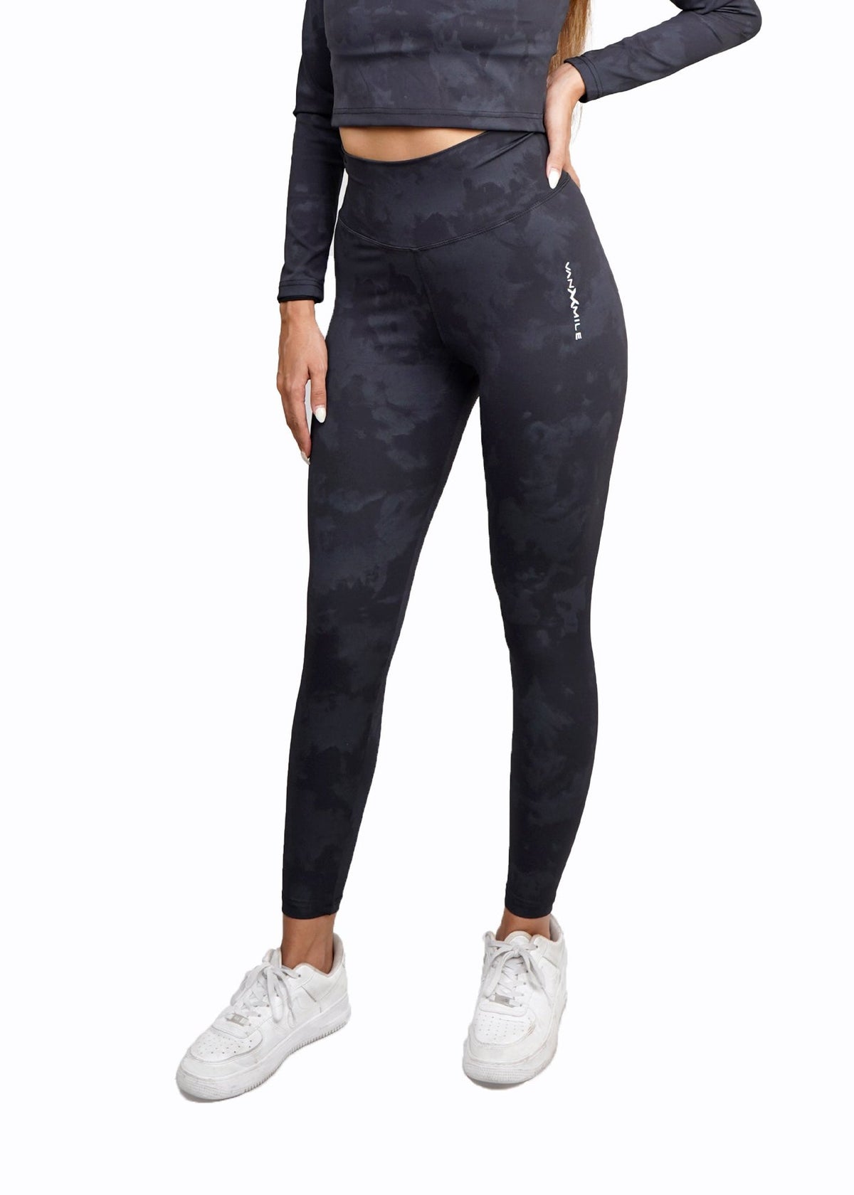 Women's VAN MILE Mist Leggings in Black – front view
