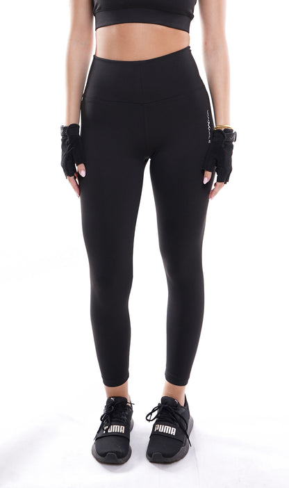 Women's VAN MILE Essential Leggings in Black – front view