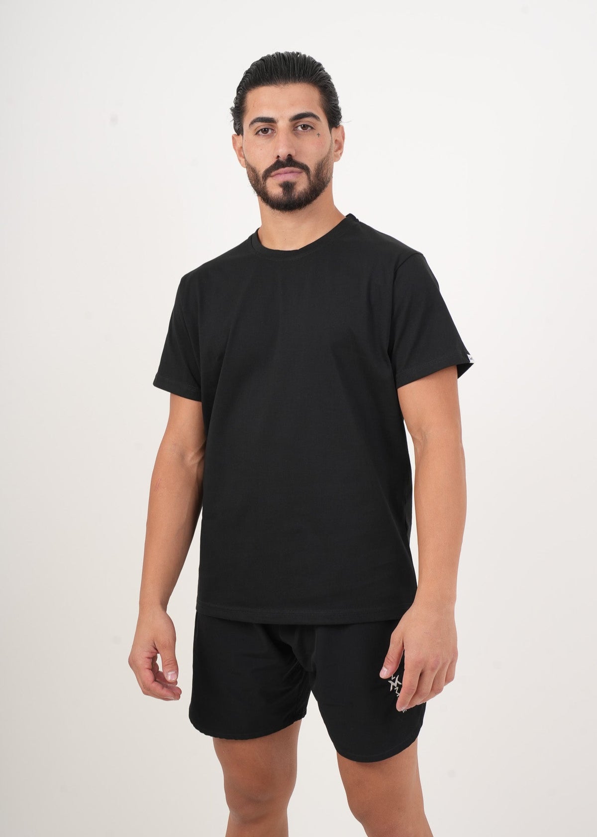 Men's VAN MILE Basic T-Shirt in Black – front view
