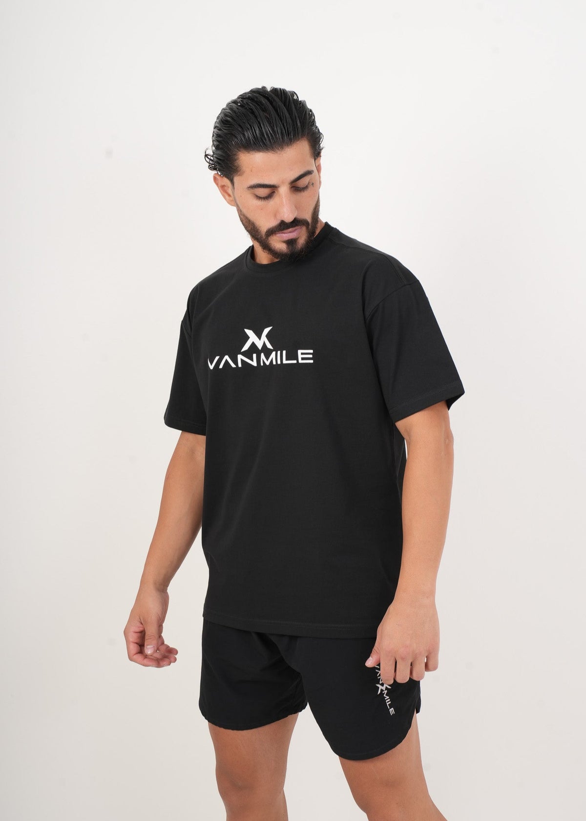 Men's VAN MILE IMPACT Oversized T-Shirt in Black – front view
