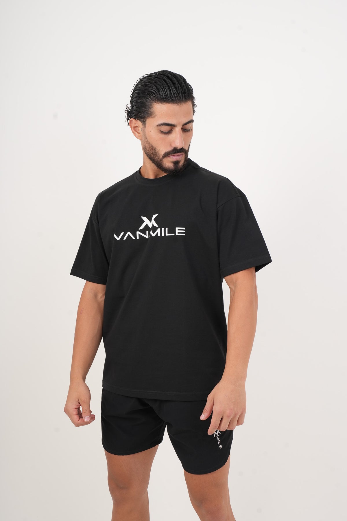 Men's VAN MILE IMPACT Oversized T-Shirt in Black – front view