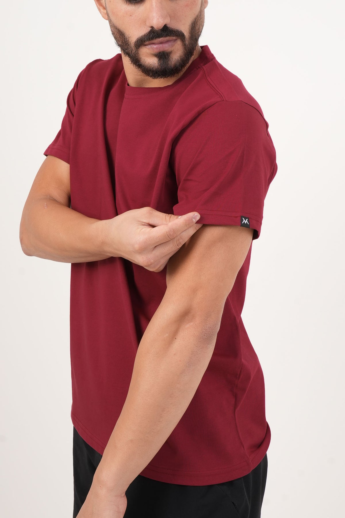 Men's VAN MILE Basic T-Shirt in Burgundy – sleeve detail
