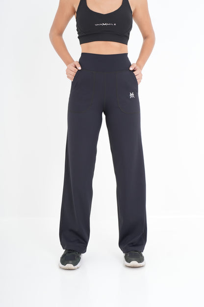 Women's VAN MILE PULSE Flared Leggings in Black – front view