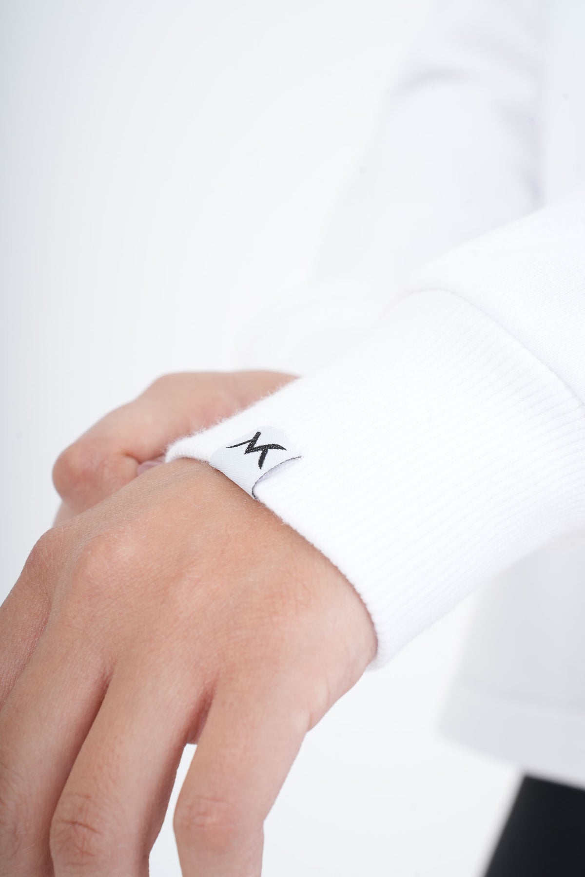 Women's VAN MILE VNML Sweatshirt in White – logo detail on the cuff