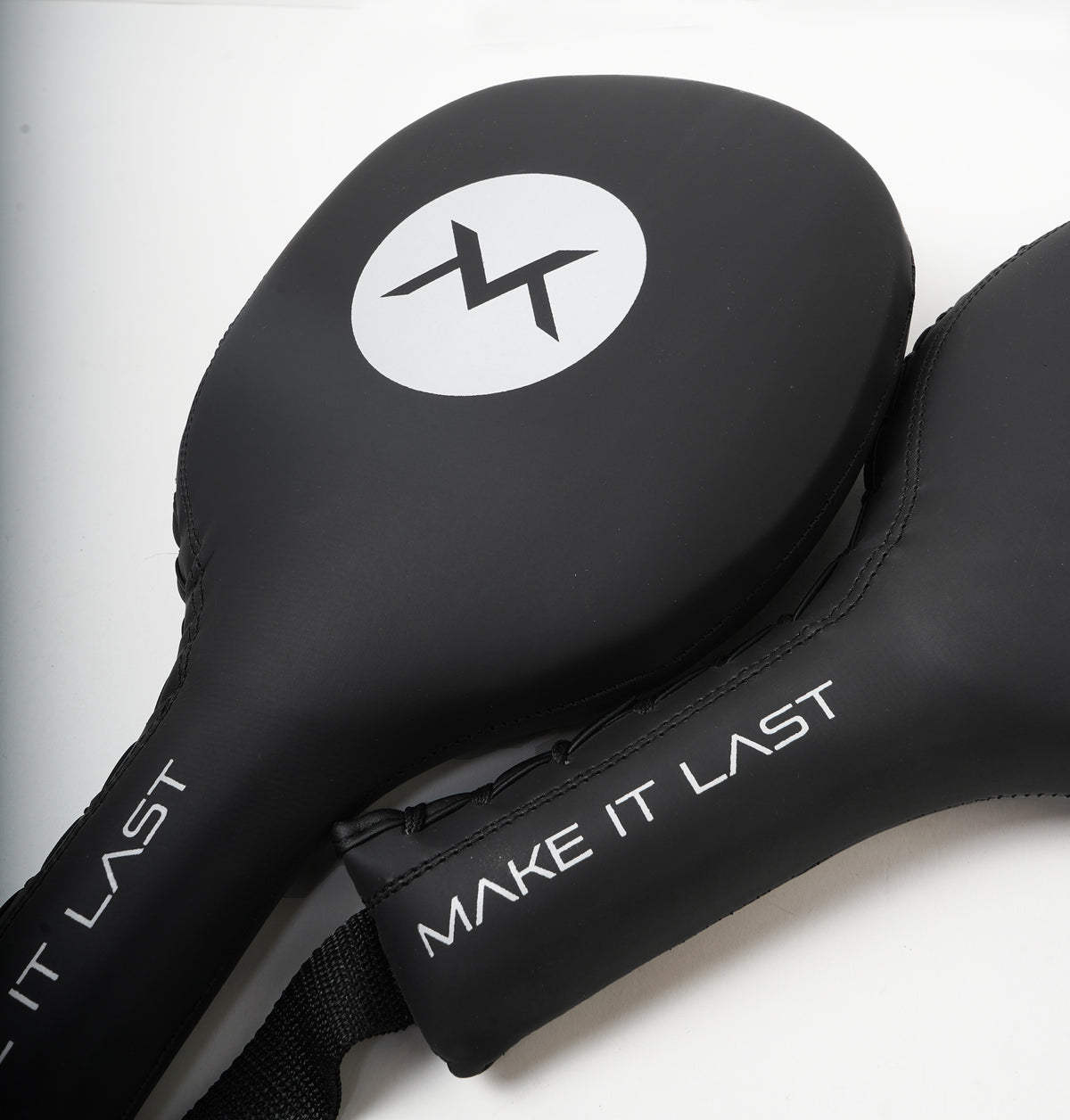 VAN MILE PU 3.0 Boxing Rackets – logo detail