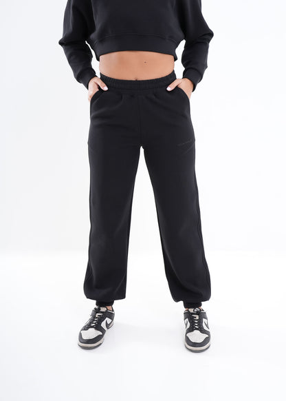 Women's VAN MILE VNML Two-Piece Crop Set in Black – joggers, front view