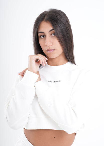 Women's VAN MILE VNML Two-Piece Crop Set in White – cropped sweatshirt, three-quarter close-up